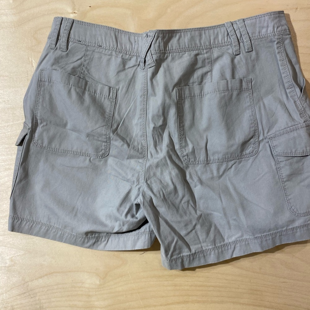 Natural Reflections Shorts Size 8 (IO) - Picture 9 of 11